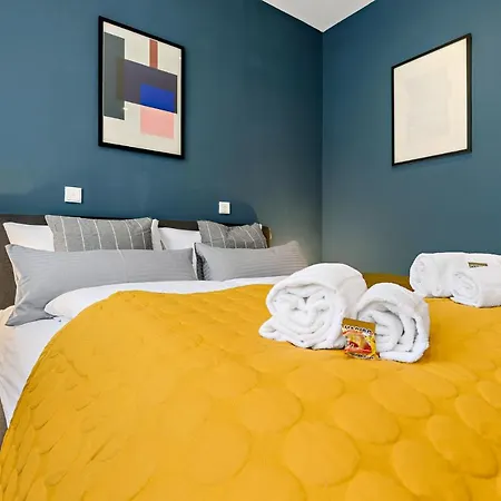 Apartment Luxomes - New Design - Kitchen - Parking Ingolstadt