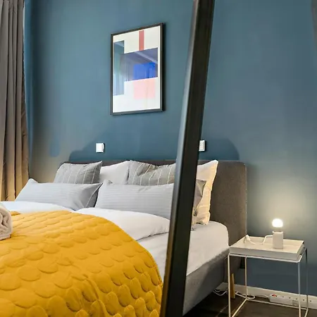 Luxomes - New Design - Kitchen - Parking Apartment Ingolstadt