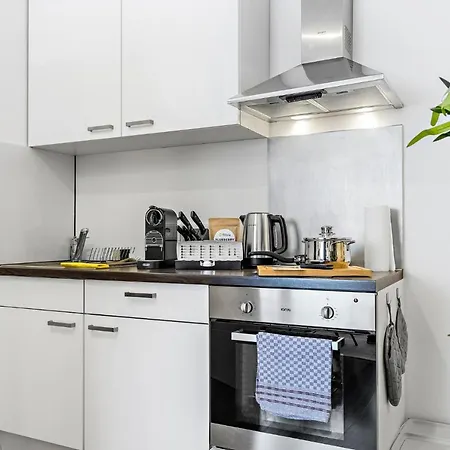 Luxomes - New Design - Kitchen - Parking Apartamento